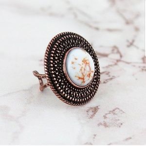 🌻 White Stone & Copperstone Ring